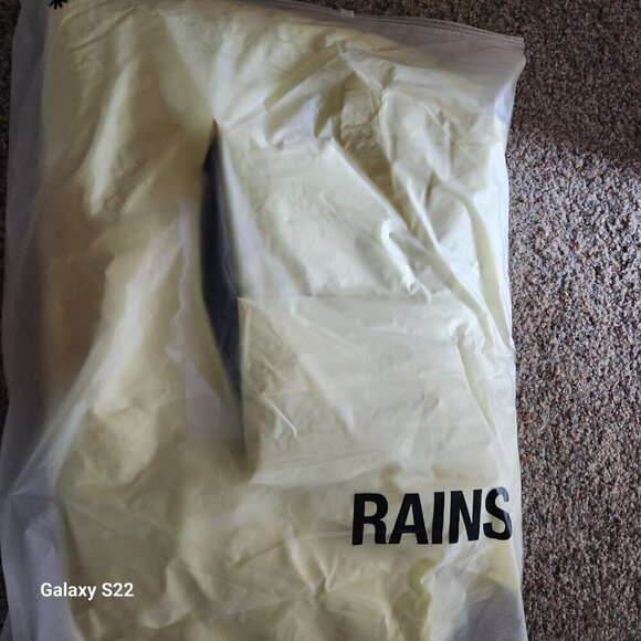 NWT Rains Womens Loop Vest In Color Straw. Size Medium - Picture 5 of 7